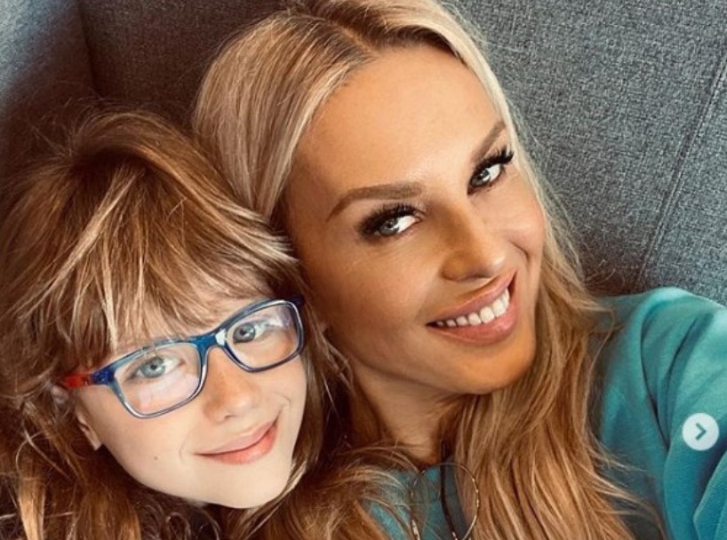 „Moc hezká. Bude z ní taky modelka“: Simona Krainová zveřejnila fotku se svým synem Maxem a vyvolala ostrou diskusi