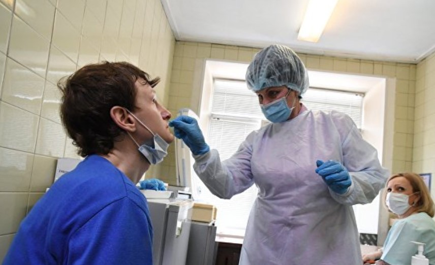 „Až 80% rychlotestů s odhalováním koronaviru v Česku vyšlo špatně“: krajská hygienička uvedla, že rychlotesty přivezené z Číny vykazovaly falešně pozitivní i negativní výsledky