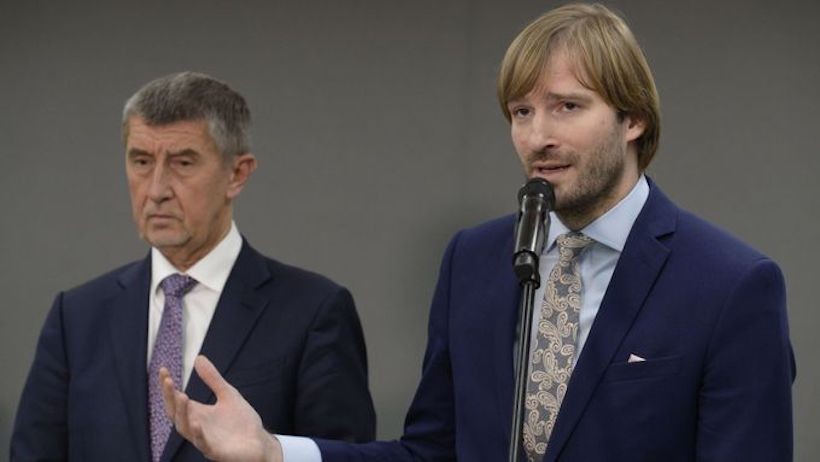 „Bereme to jako zkoušku uvolňování opatření“ : Vojtěch o otevření hobbymarketů v Česku