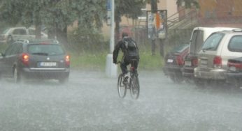K vysokým teplotám a bouřkám se přidaly i povodně: Meteorologové doplnily seznám výstrah