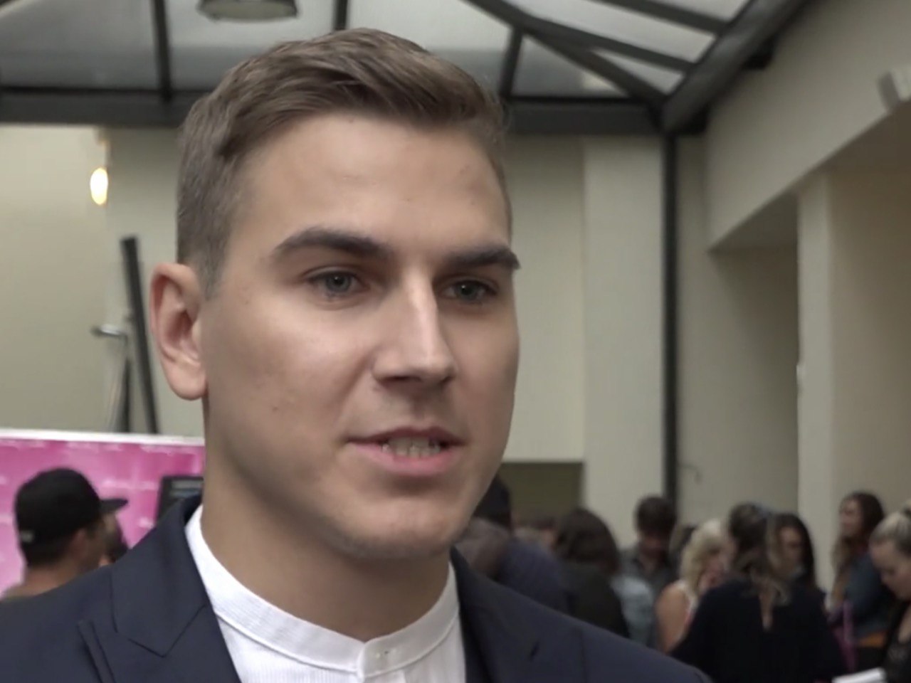 Herec a zpěvák David Gránský je covid pozitivní a dospěl k názoru o