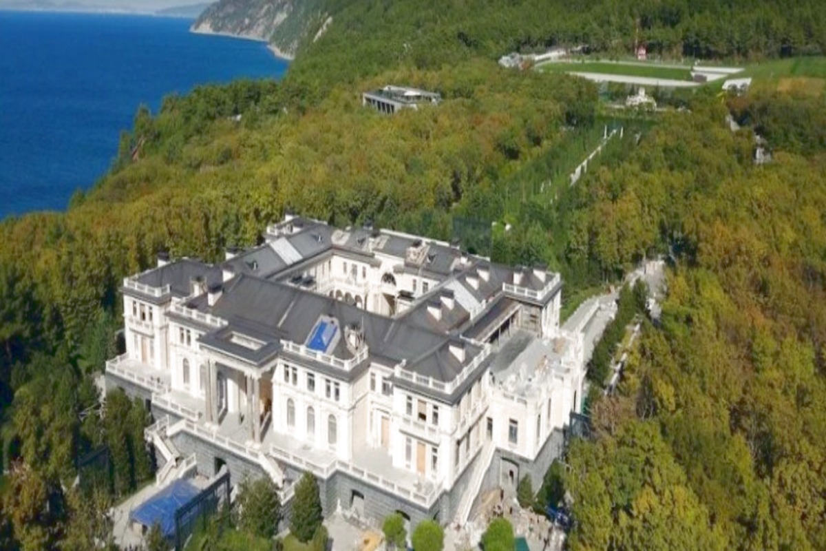 Obrovský tajný palác: Navalnyj odhalil, jak vypadá Putinovo sídlo za 30 ...