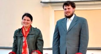 Rodina, která vychovává paterčata. Jak dnes žijí rodiče a jejich dcery