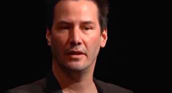 Keanu Reeves se často fotografuje se svými fanoušky, ale zcela zvláštním způsobem