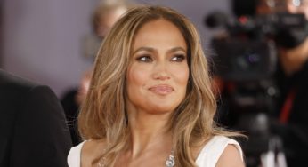 Jennifer Lopez oslnila v nádherných šatech: Božská modrá jí velmi sluší