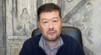 “Vyvolává v nás hněv“: Zásah policistů v civilu na mítinku SPD. Co je o případu známo