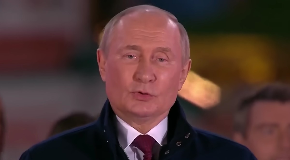 Putin říkal Rusům o „vznešenosti“ Ruské federace v bundě za téměř půl milionu rublů