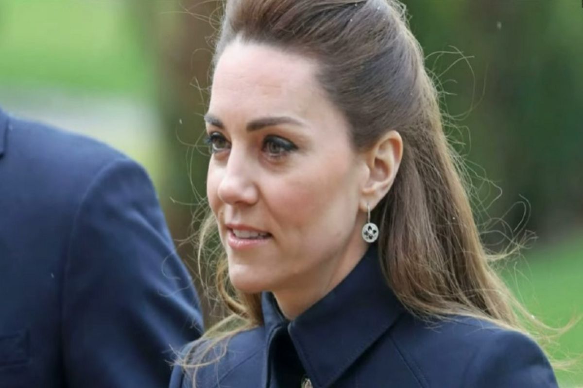 Princezna z Walesu se objevila na veřejnosti bez snubního prstenu