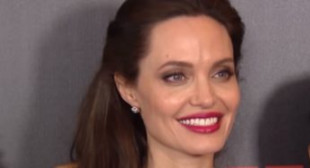 Angelina Jolie sdílela vzácnou fotku se svou matkou: Jsou si velmi podobné