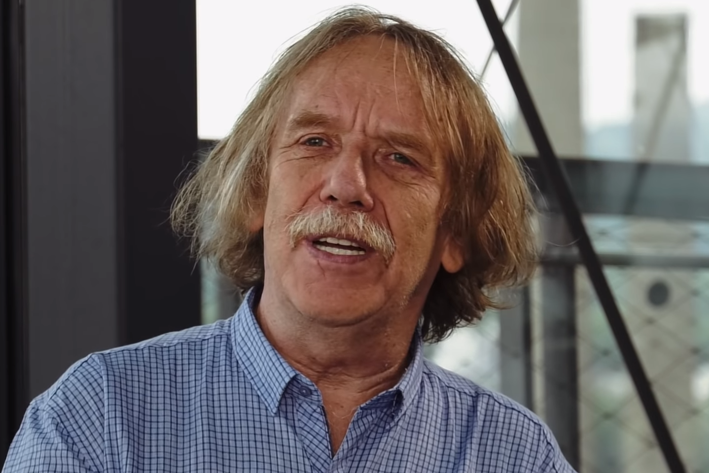 Legendární písničkář Jaromír Nohavica slaví 70 let: umělec kvůli medaili přišel o část fanoušků