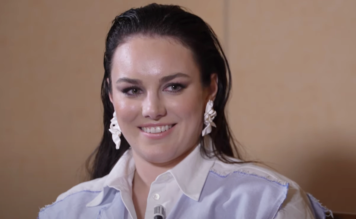 Ewa Farna zkrátila svou hřívu a vrátila se k ofině: „Znovu 15. Vrátil jsem se v čase,“ komentují překvapení fanoušci