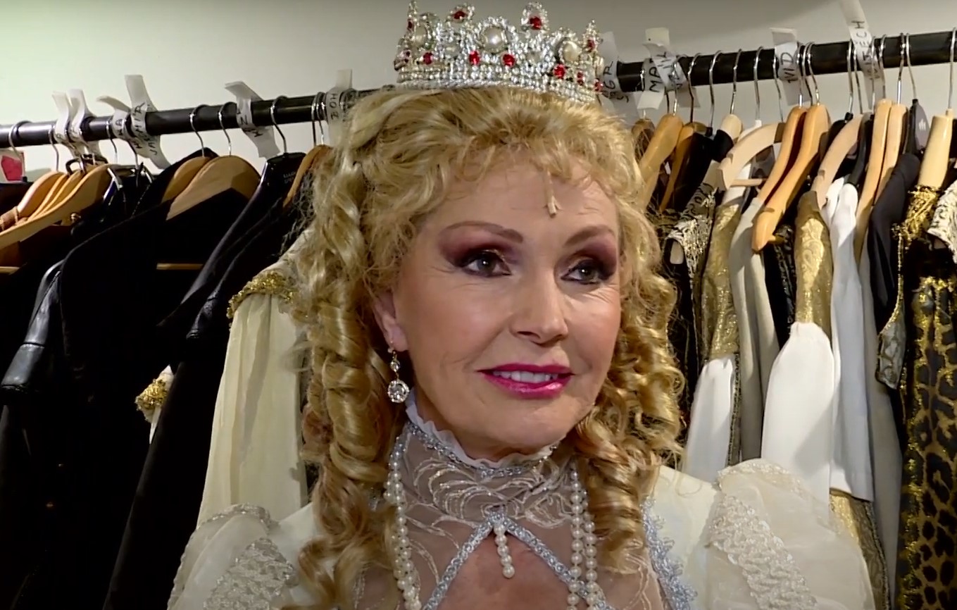 Helena Vondráčková se pochlubila, jak slavila podruhé 77. narozeniny na hausbótu: sdílela fotky s přáteli na Slapech