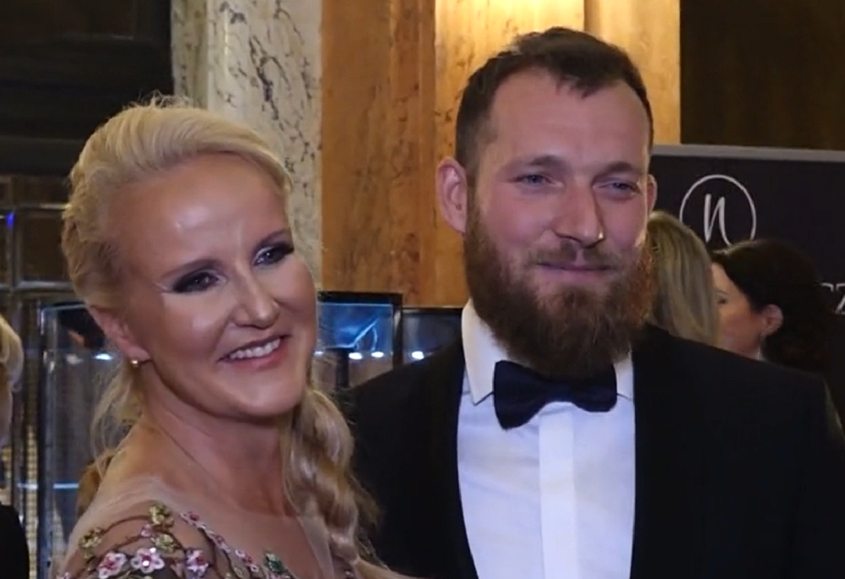 Vendula Pizingerová se pochlubila manželem, který prošel velkou proměnou: „Myslivecký panáček a jeho panenka,“ píší lidé